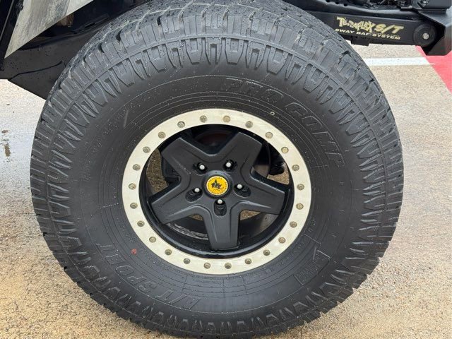 Used 2004 Jeep Wrangler Rubicon w/ Dual Top Group image 18