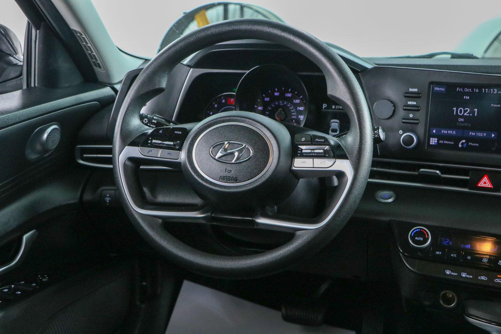 Used 2023 Hyundai Elantra SEL FWD image 12