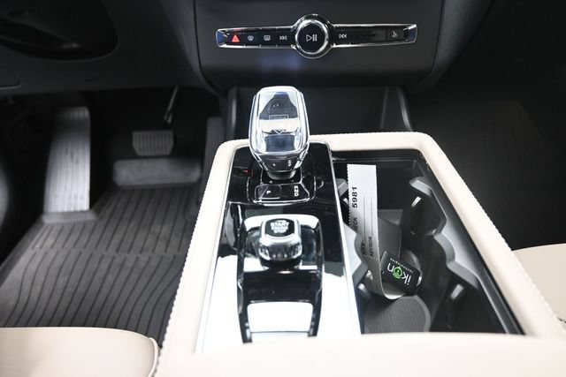 Used 2026 Volvo XC90 B6 Plus w/ Protection Package Premier AWD/4WD image 13