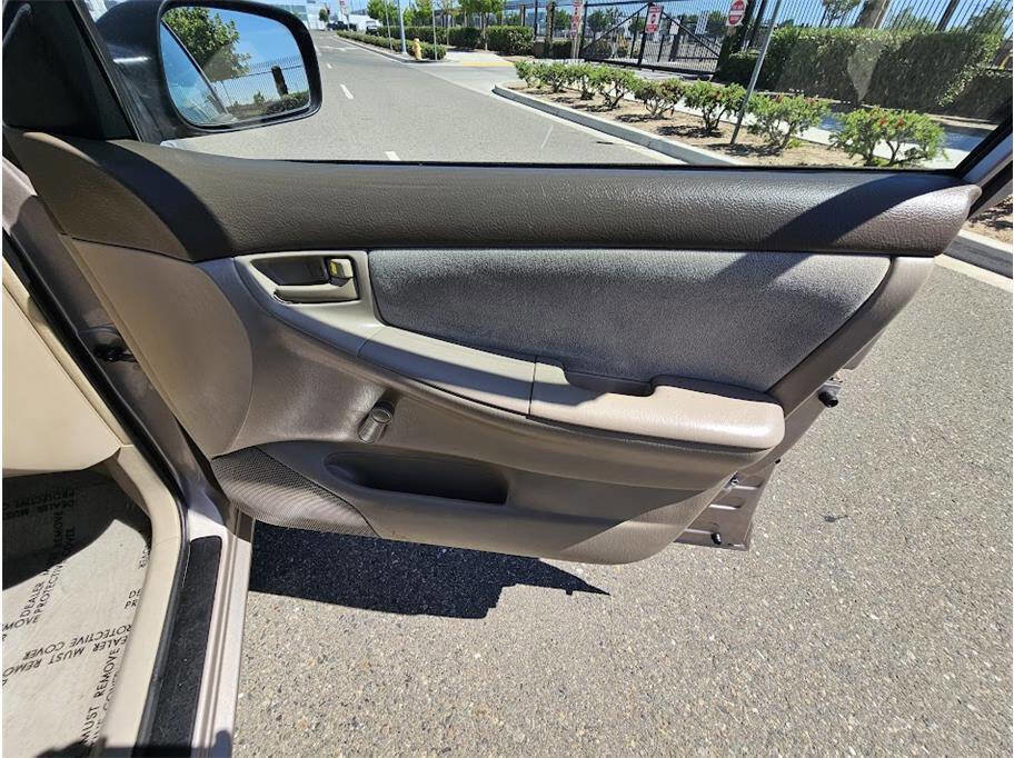 Used 2003 Toyota Corolla CE image 32