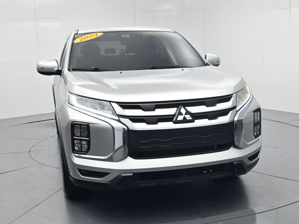 Used 2024 Mitsubishi Outlander Sport SE AWD/4WD image 2