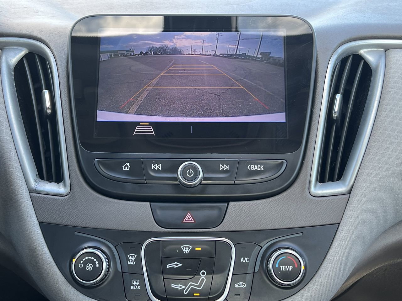 Used 2019 Chevrolet Malibu LS image 3