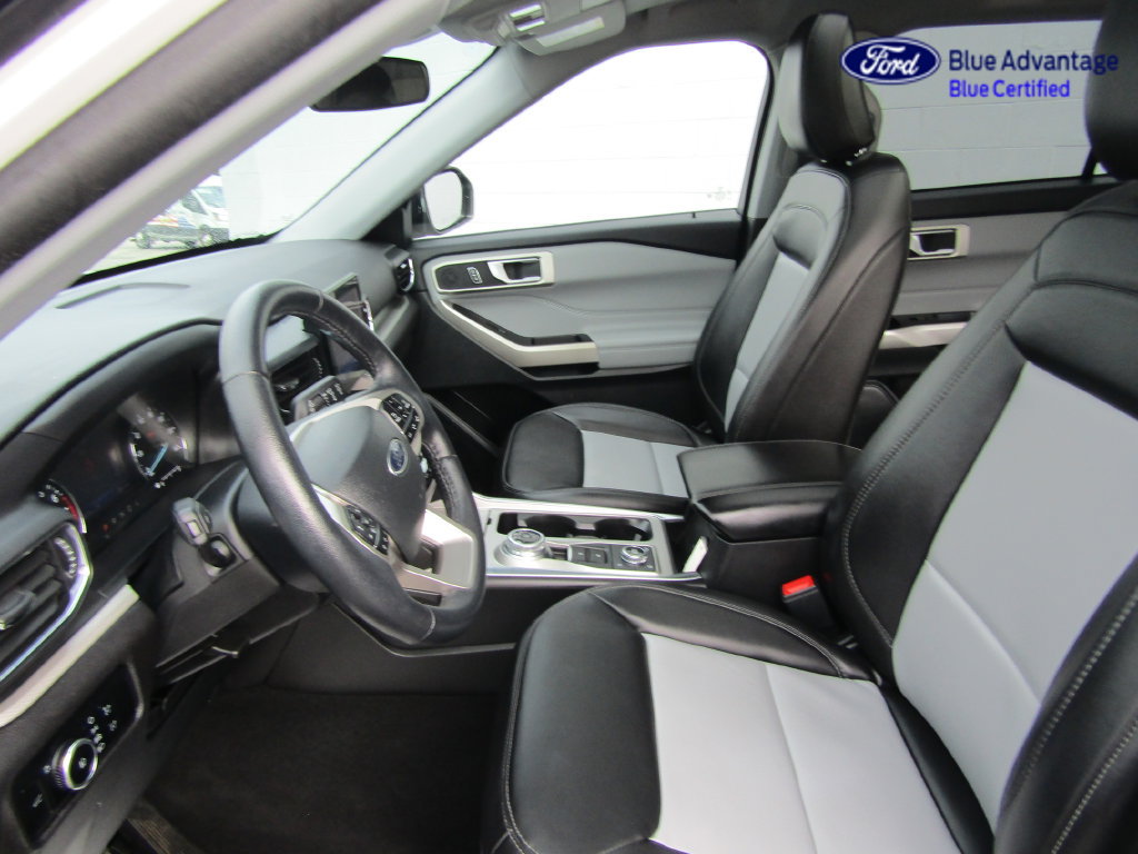 Certified 2023 Ford Explorer XLT AWD/4WD image 3