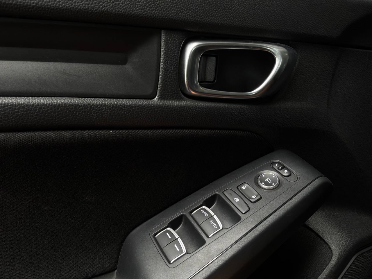 Used 2025 Honda Civic Sport image 19