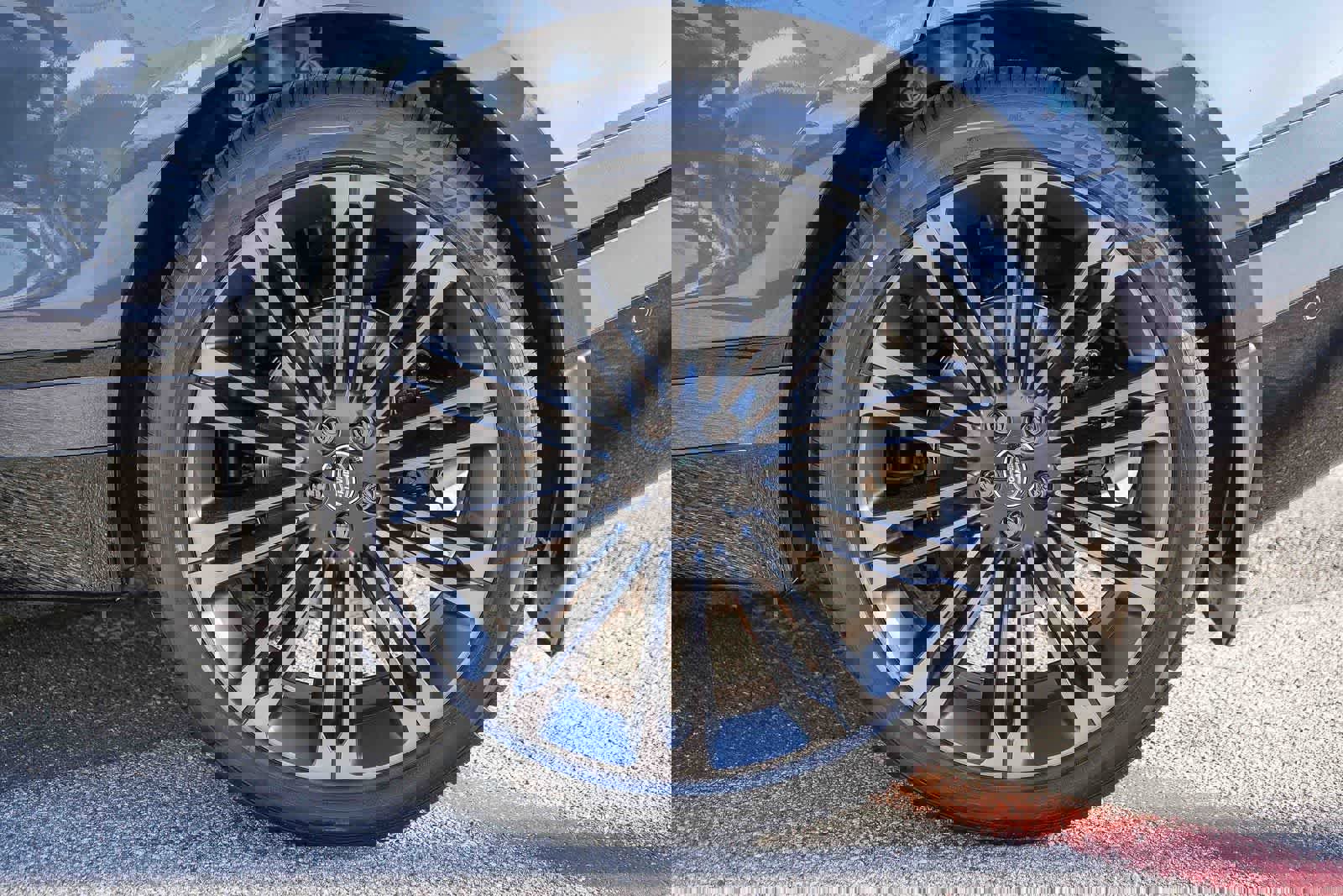 New 2026 Land Rover Range Rover Velar Dynamic SE image 8