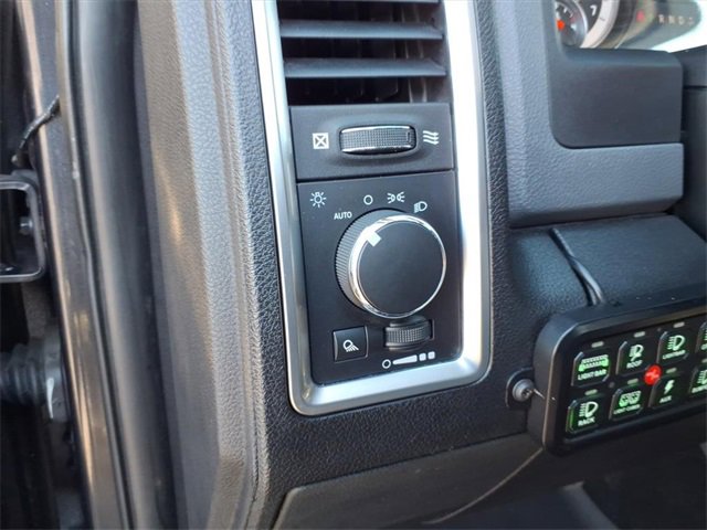 Used 2017 RAM 1500 Classic SLT image 13