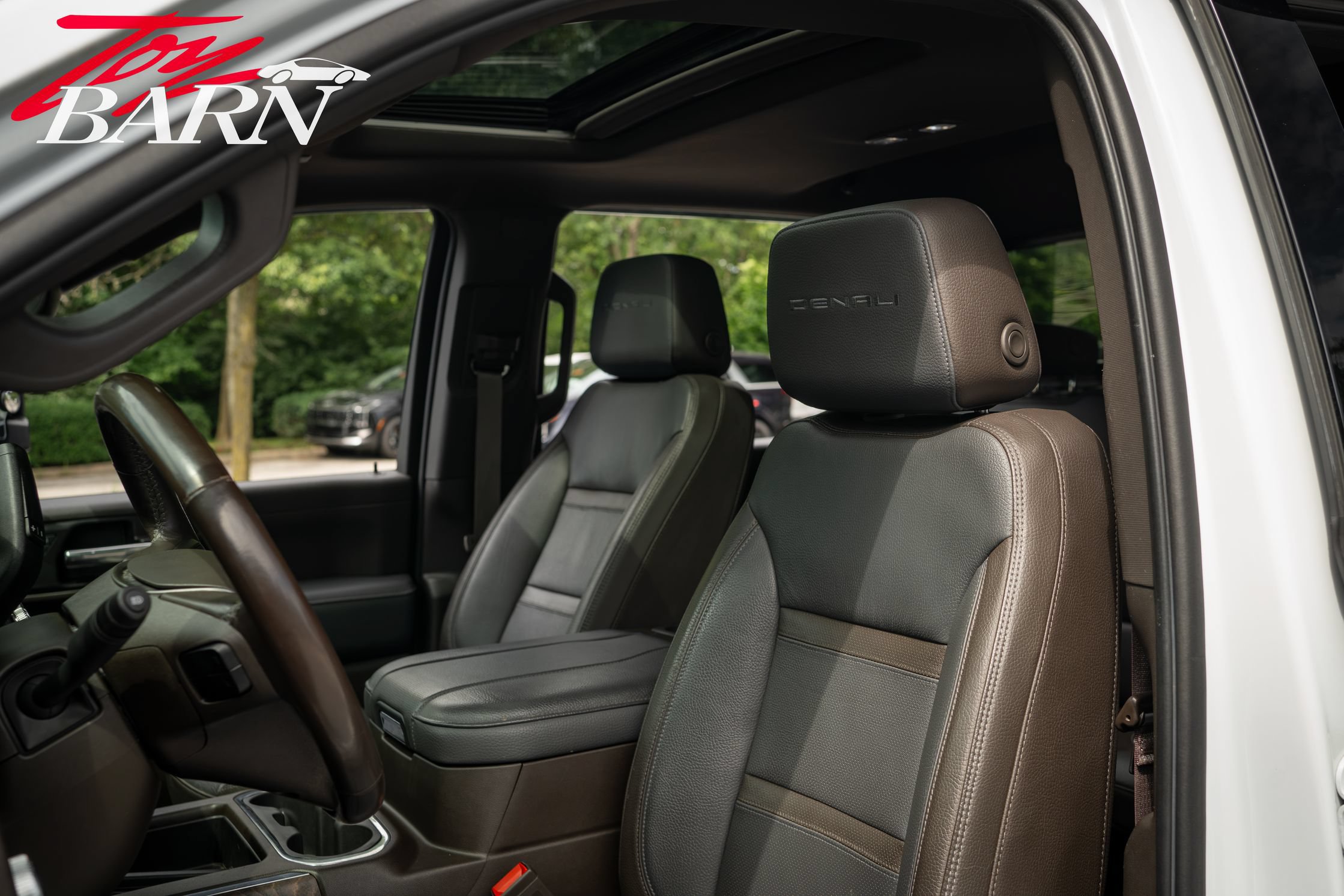 Used 2023 GMC Sierra 3500 Denali w/ Denali Ultimate Package AWD/4WD image 22