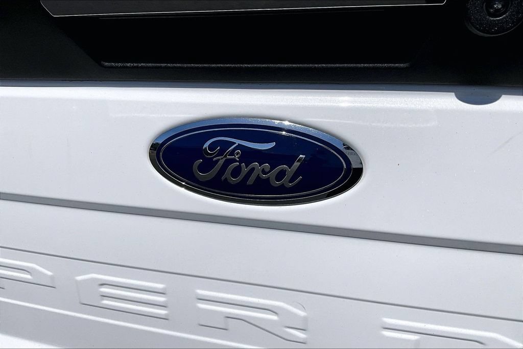 Used 2021 Ford F350 Lariat w/ Lariat Ultimate Package AWD/4WD image 29