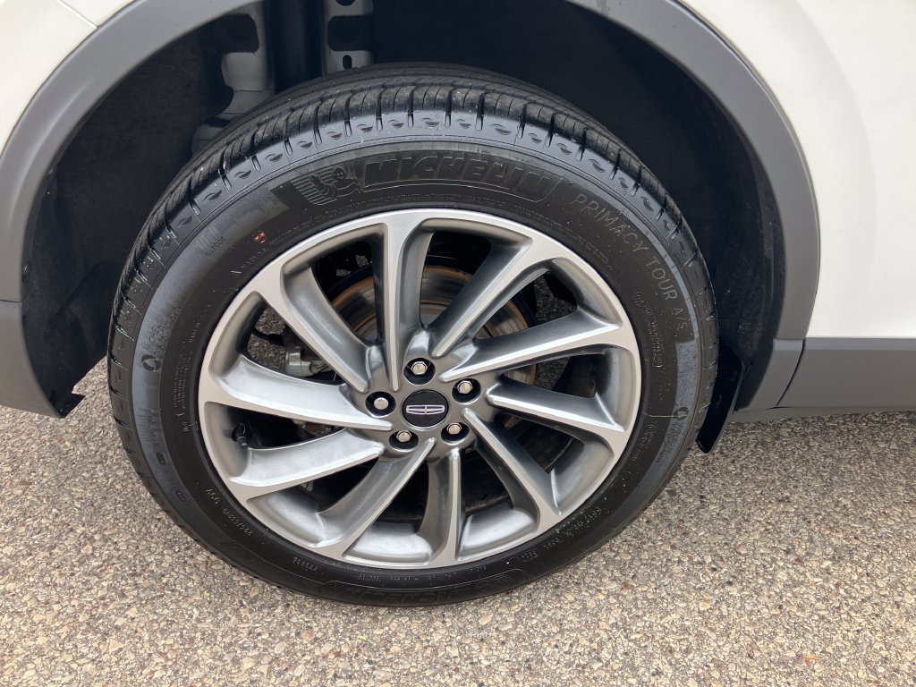 Used 2025 Lincoln Corsair AWD w/ Equipment Group 101A image 21