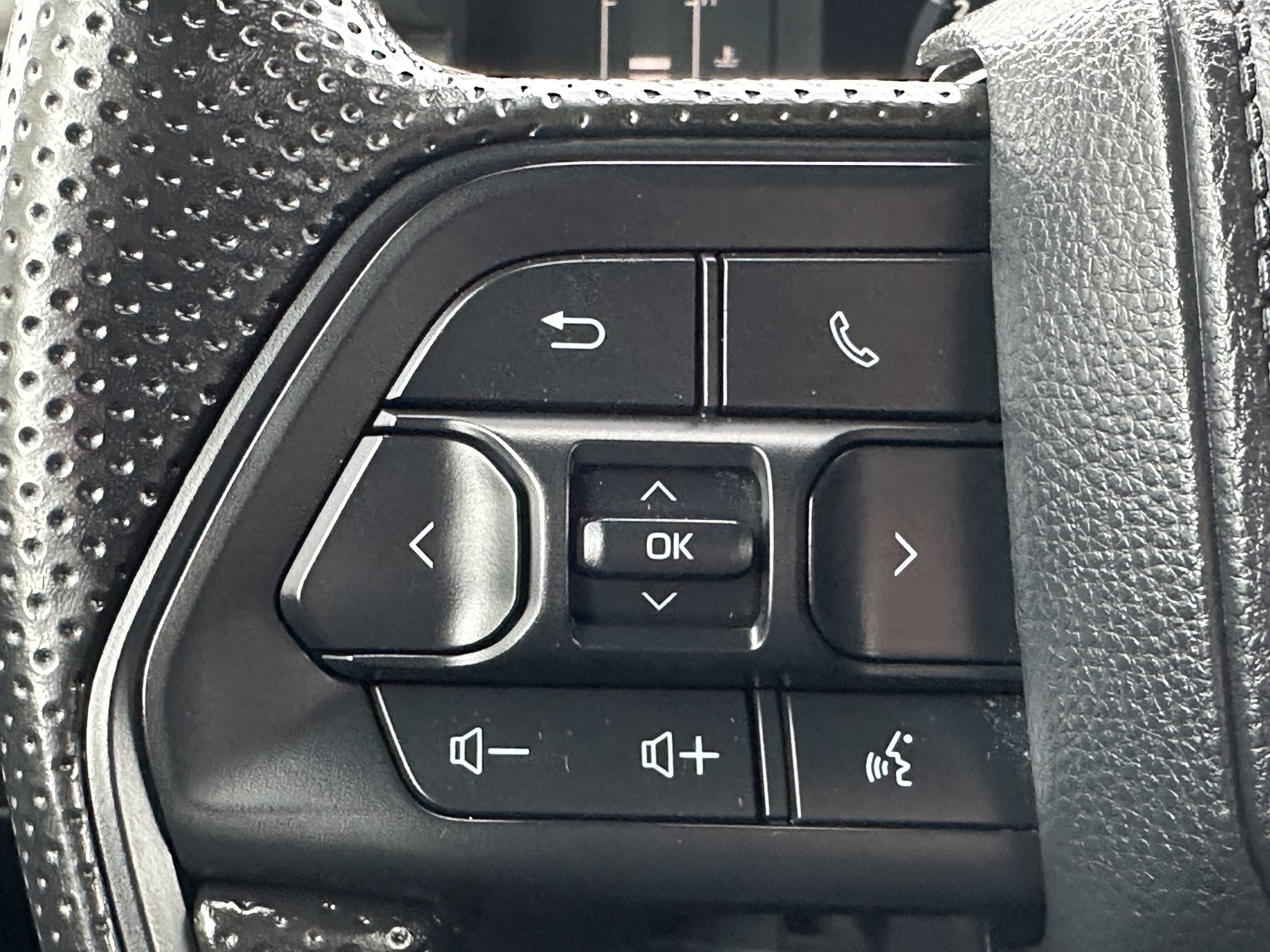 Used 2024 Toyota Tacoma SR5 image 40