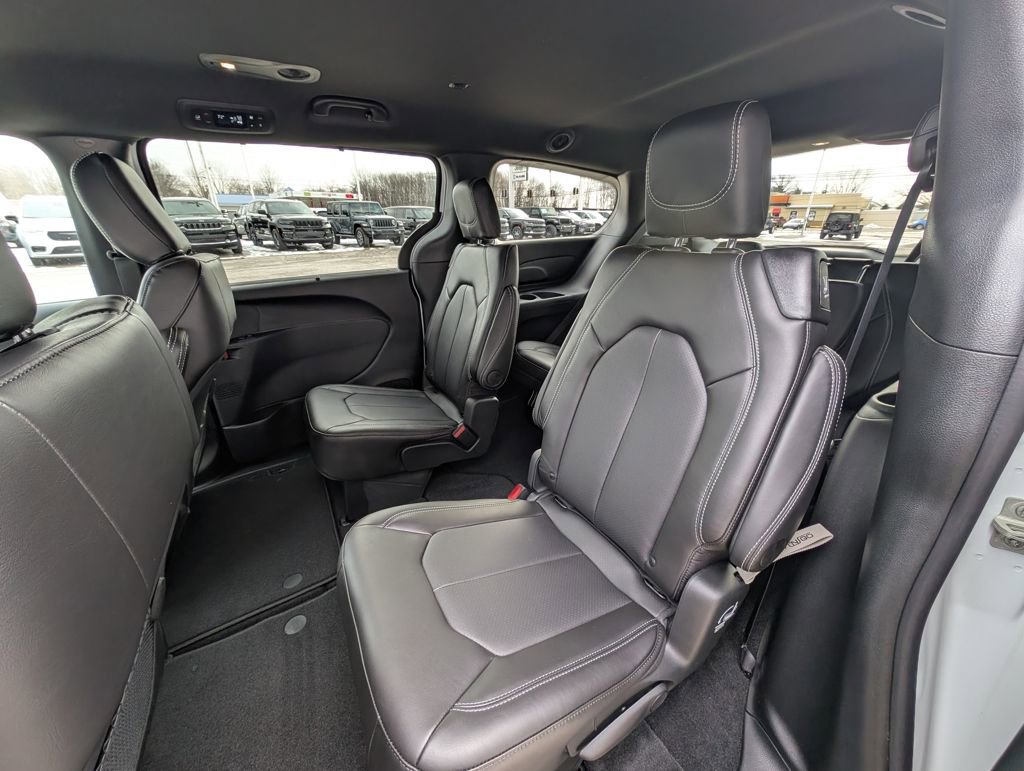 New 2026 Chrysler Voyager LX image 16