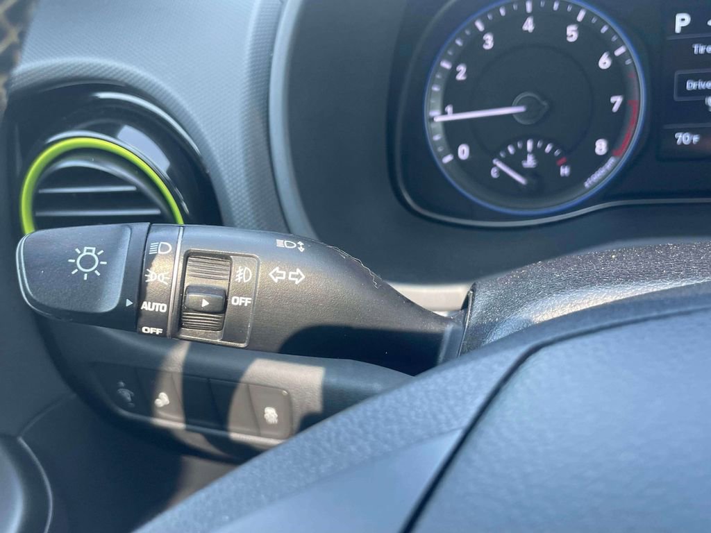 Used 2018 Hyundai Kona Limited image 24