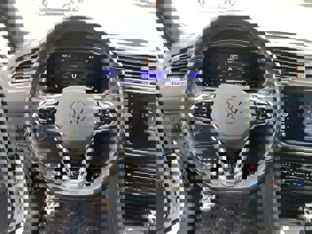 Used 2023 Volkswagen Tiguan SE R-Line image 22