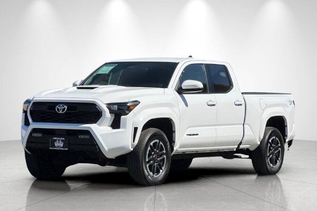 Used 2024 Toyota Tacoma TRD Sport w/ TRD Sport Upgrade Package AWD/4WD image 8