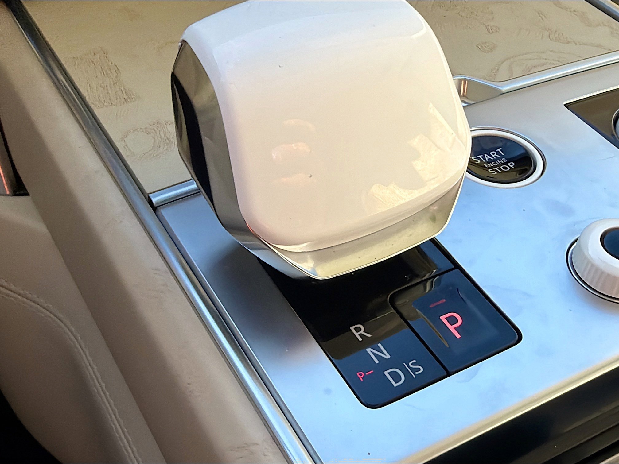 Used 2023 Land Rover Range Rover SV image 30