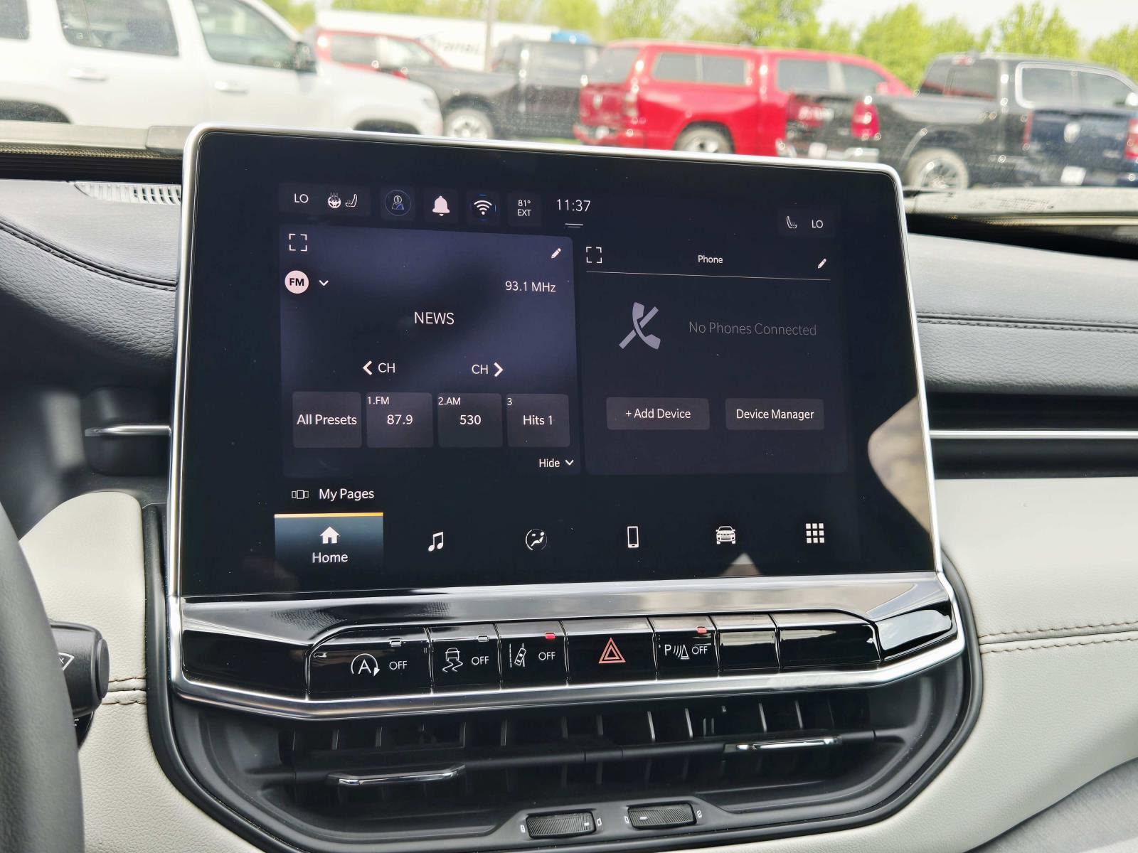 Used 2025 Jeep Compass Limited image 27