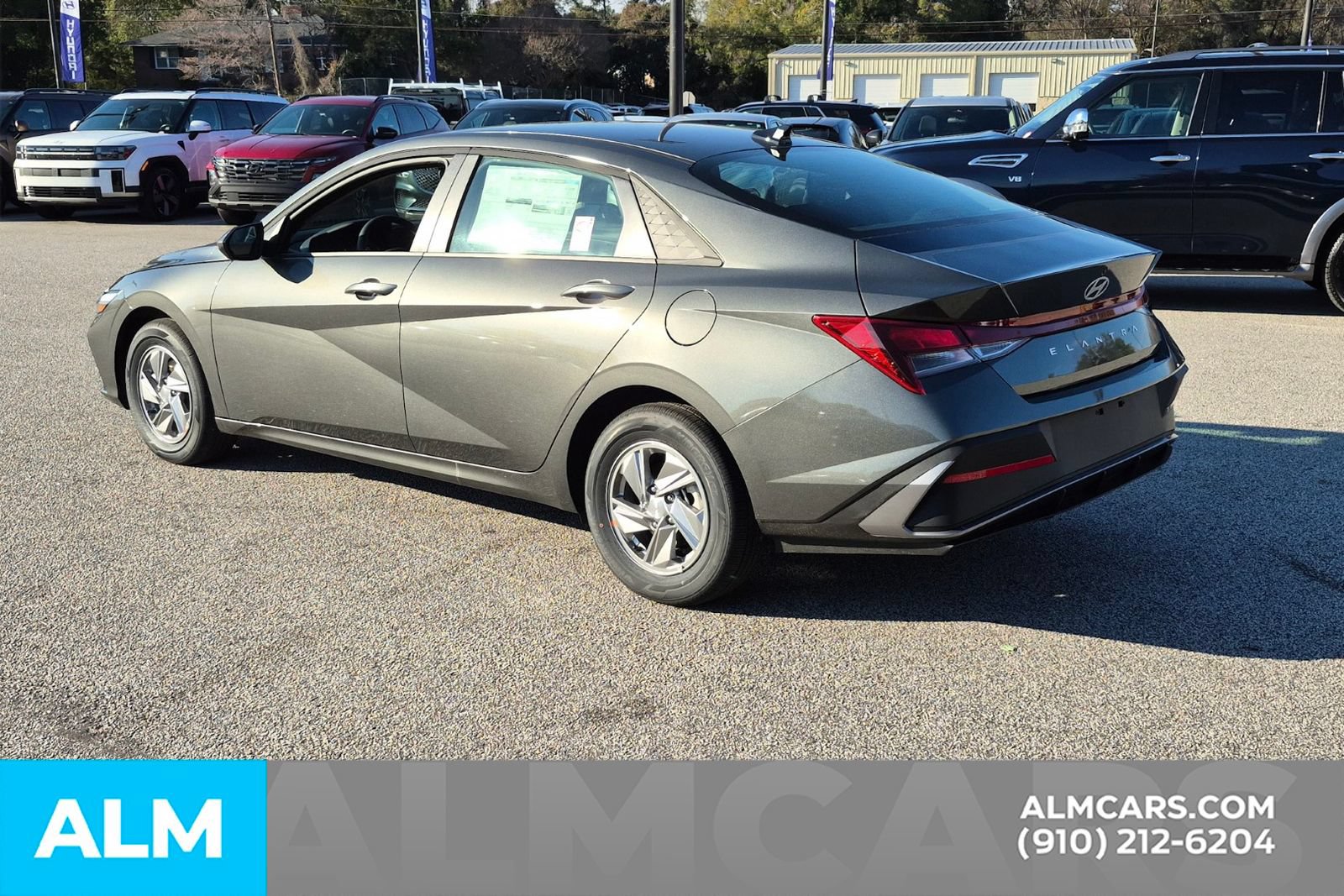 Certified 2026 Hyundai Elantra SE w/ Cargo Package FWD image 9