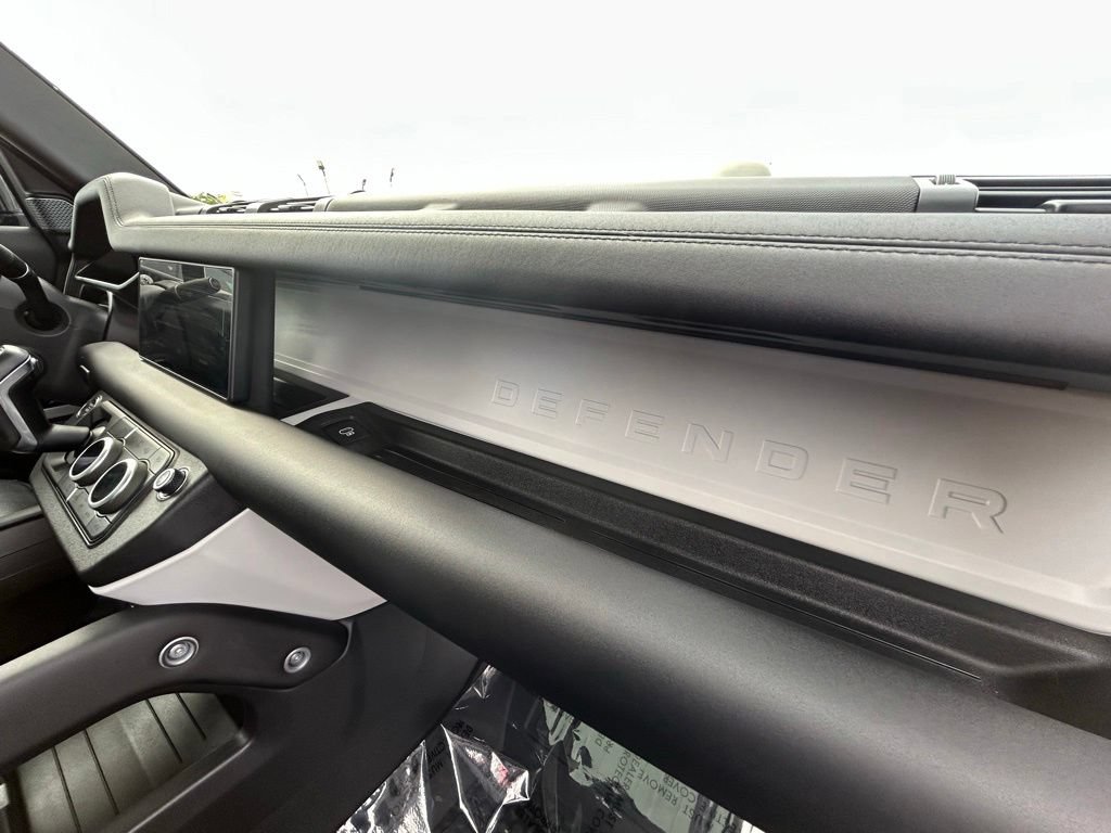 Used 2024 Land Rover Defender 110 S AWD/4WD image 43