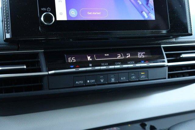 Used 2025 Toyota Sienna LE w/ LE Plus Package AWD/4WD image 16