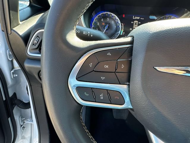 Used 2025 Chrysler Pacifica Select FWD image 28