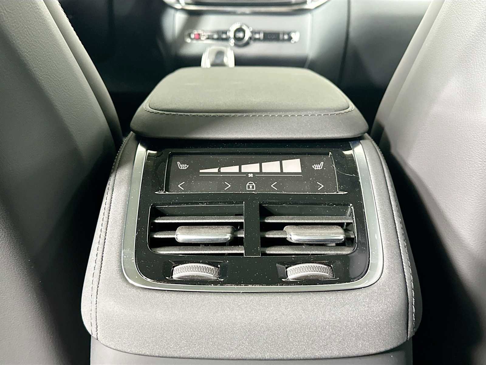 New 2025 Volvo XC90 T8 Plus w/ Protection Package Premier image 23