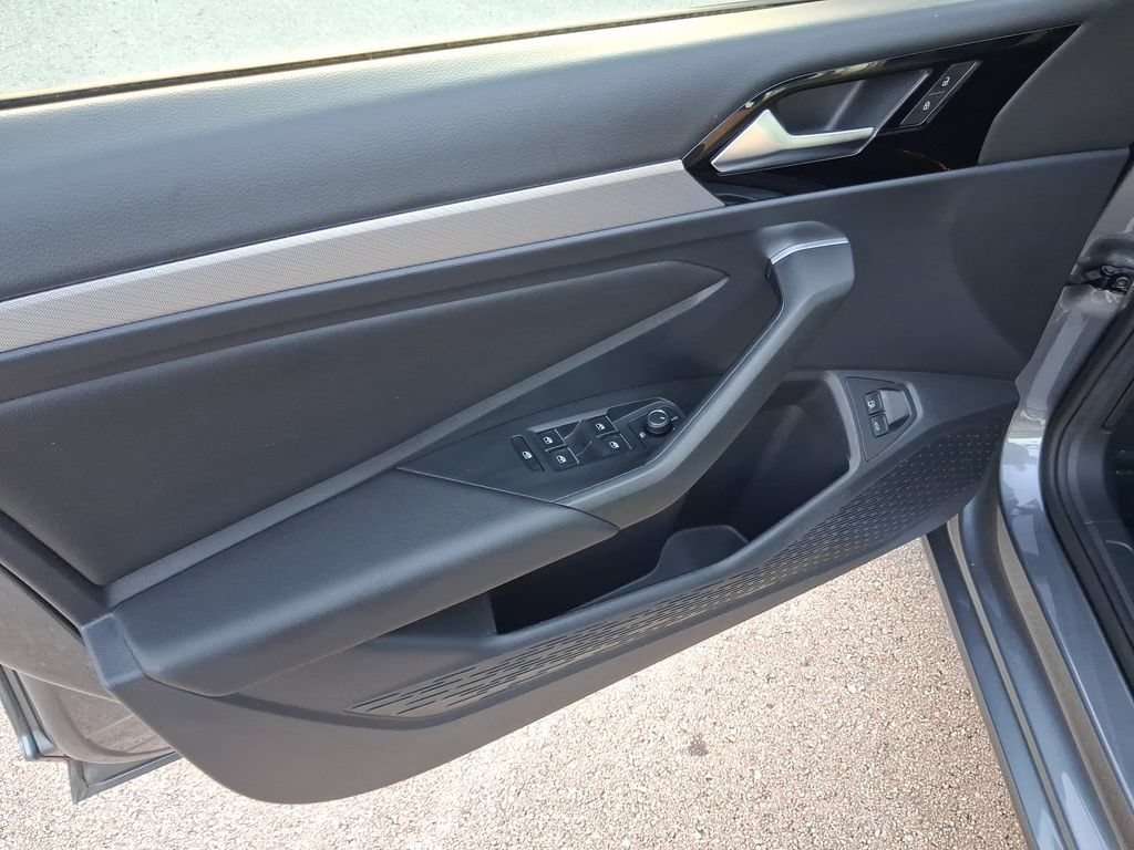 Certified 2021 Volkswagen Jetta R-Line FWD image 16