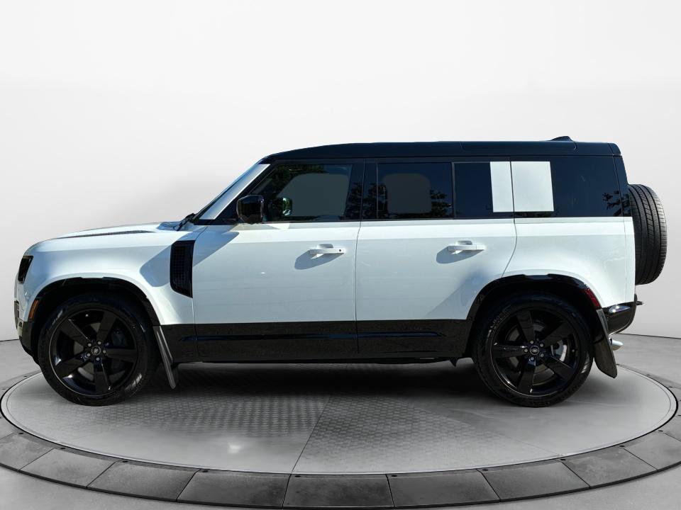 Certified 2025 Land Rover Defender 110 X-Dynamic SE AWD/4WD image 4