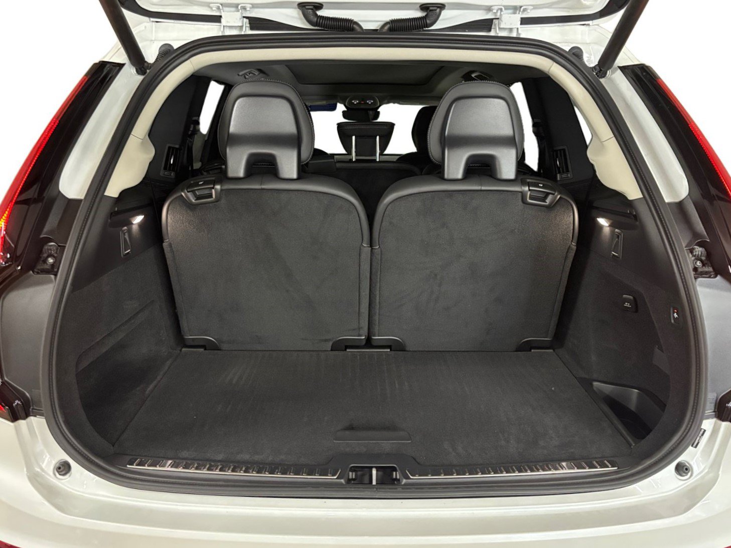 New 2026 Volvo XC90 T8 Ultra w/ Protection Package AWD/4WD image 18
