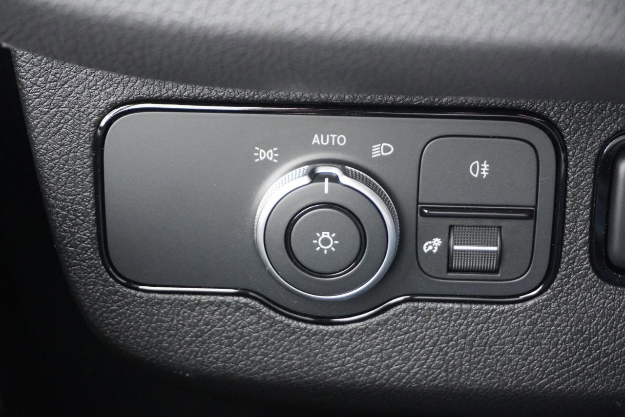 Used 2025 Mercedes-Benz Sprinter 2500 image 10