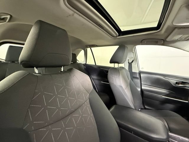 Used 2019 Toyota RAV4 XLE FWD image 25