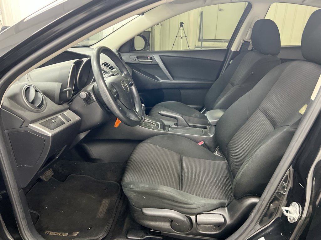 Used 2013 MAZDA MAZDA3 i Sport FWD image 18