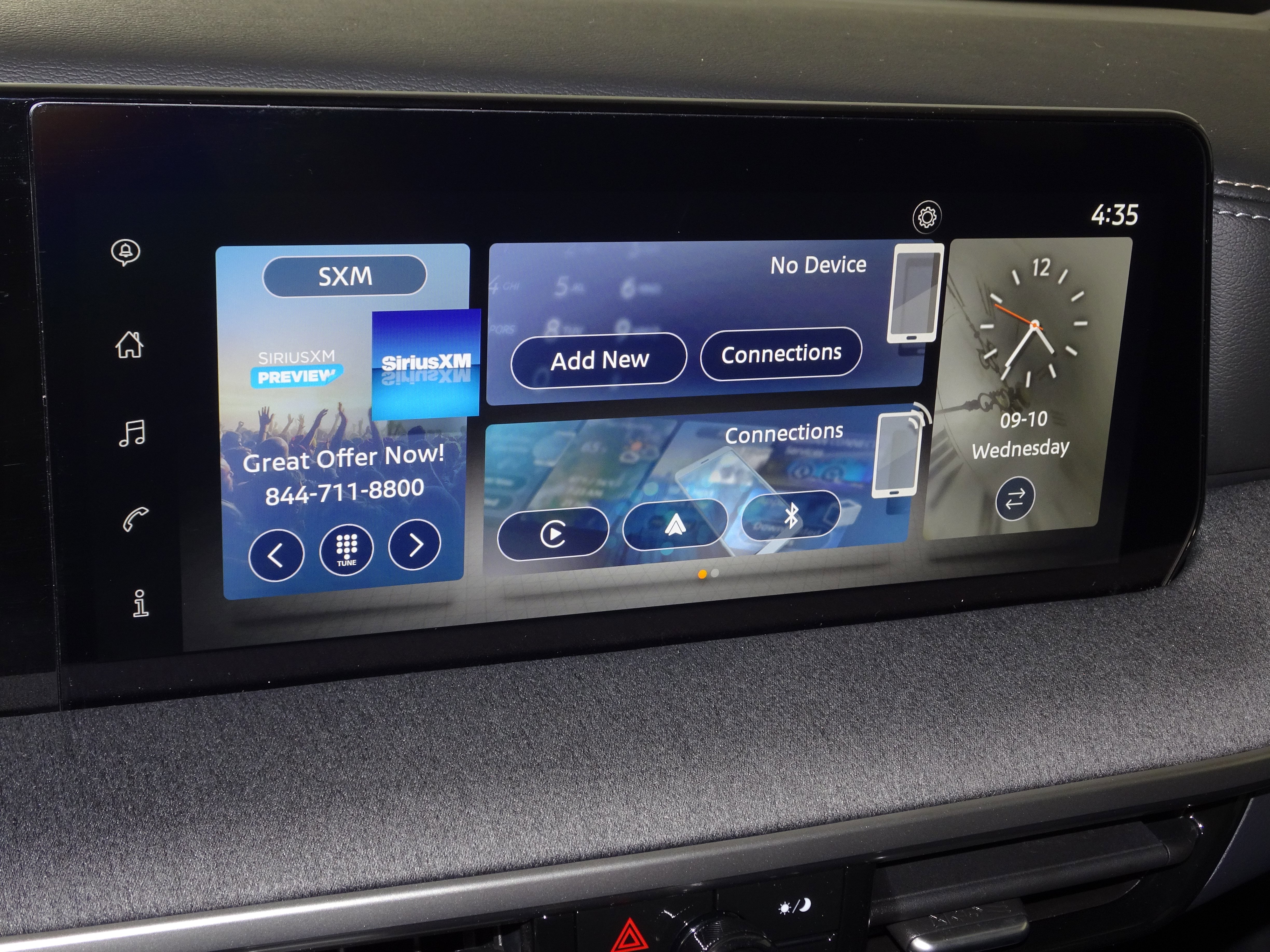 New 2025 Nissan Kicks SV w/ SV Premium Package image 23