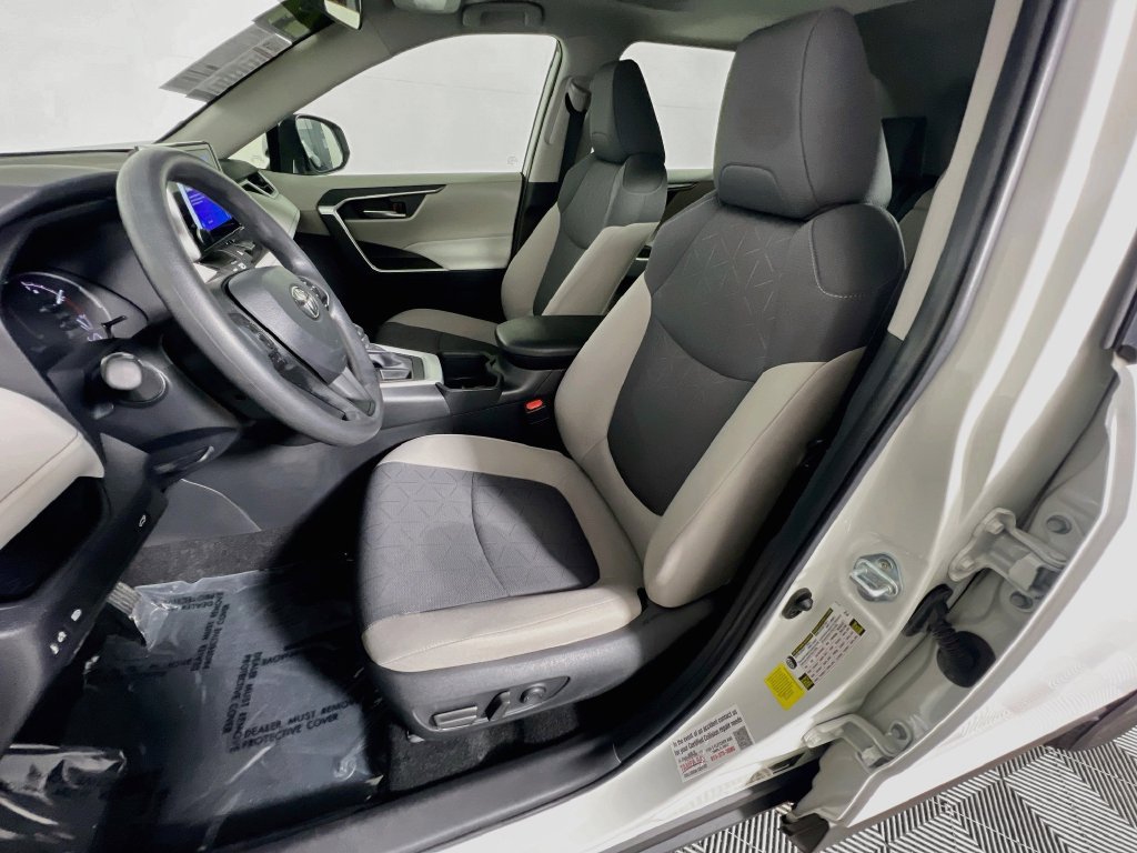 Used 2024 Toyota RAV4 XLE w/ Convenience Package FWD image 12