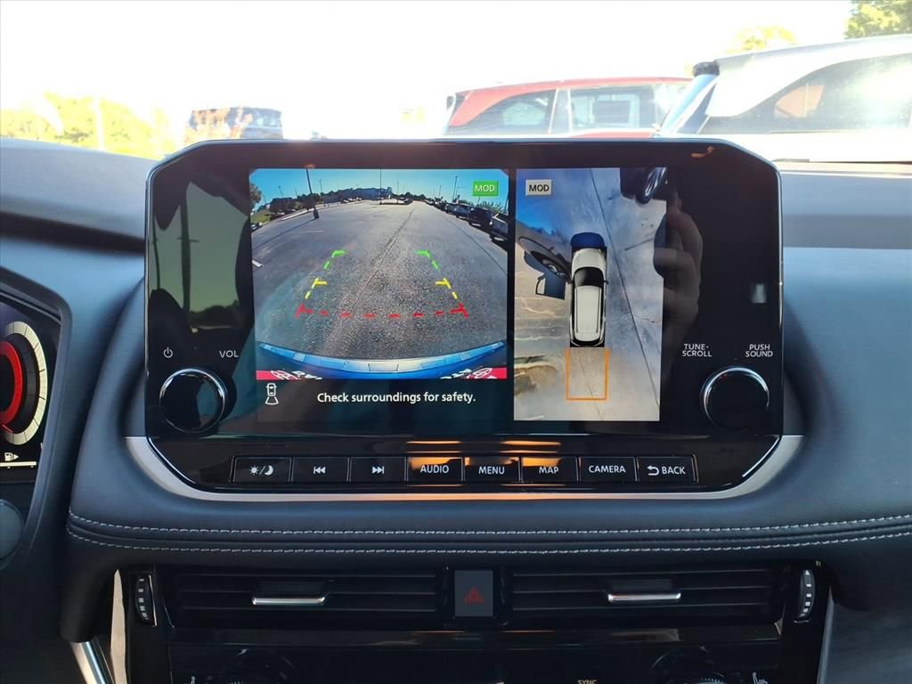 Used 2023 Nissan Rogue Platinum image 12