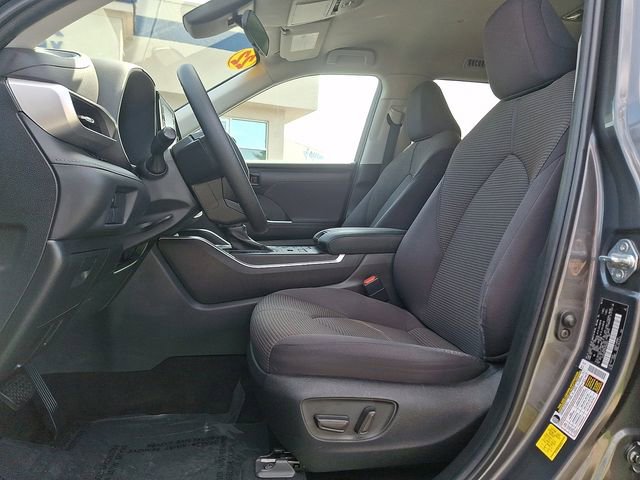 Used 2022 Toyota Highlander L AWD/4WD image 14