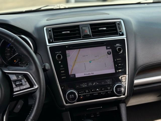 Used 2018 Subaru Outback 3.6R Touring AWD/4WD image 3
