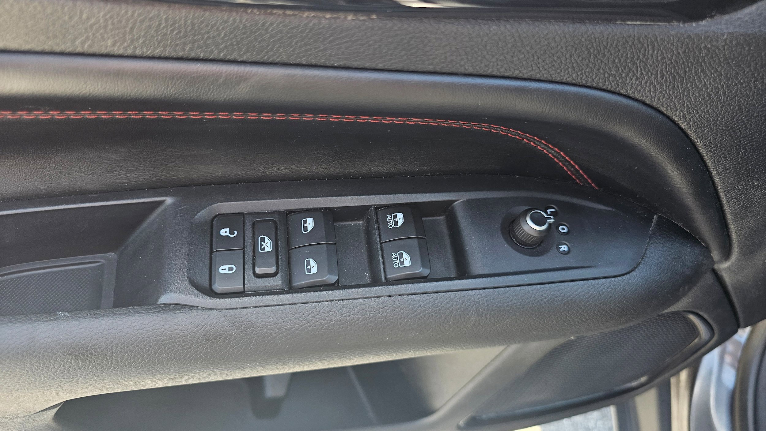 Used 2023 Jeep Compass Trailhawk AWD/4WD image 19