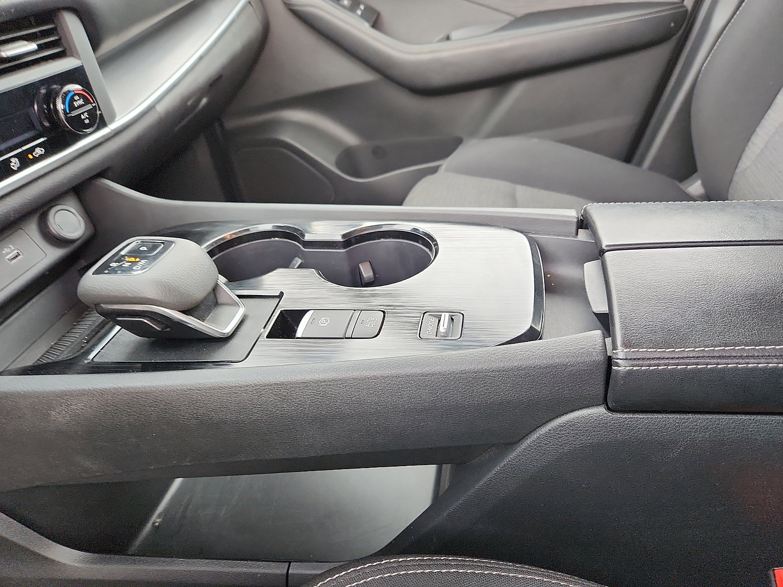 Used 2023 Nissan Rogue SV image 20