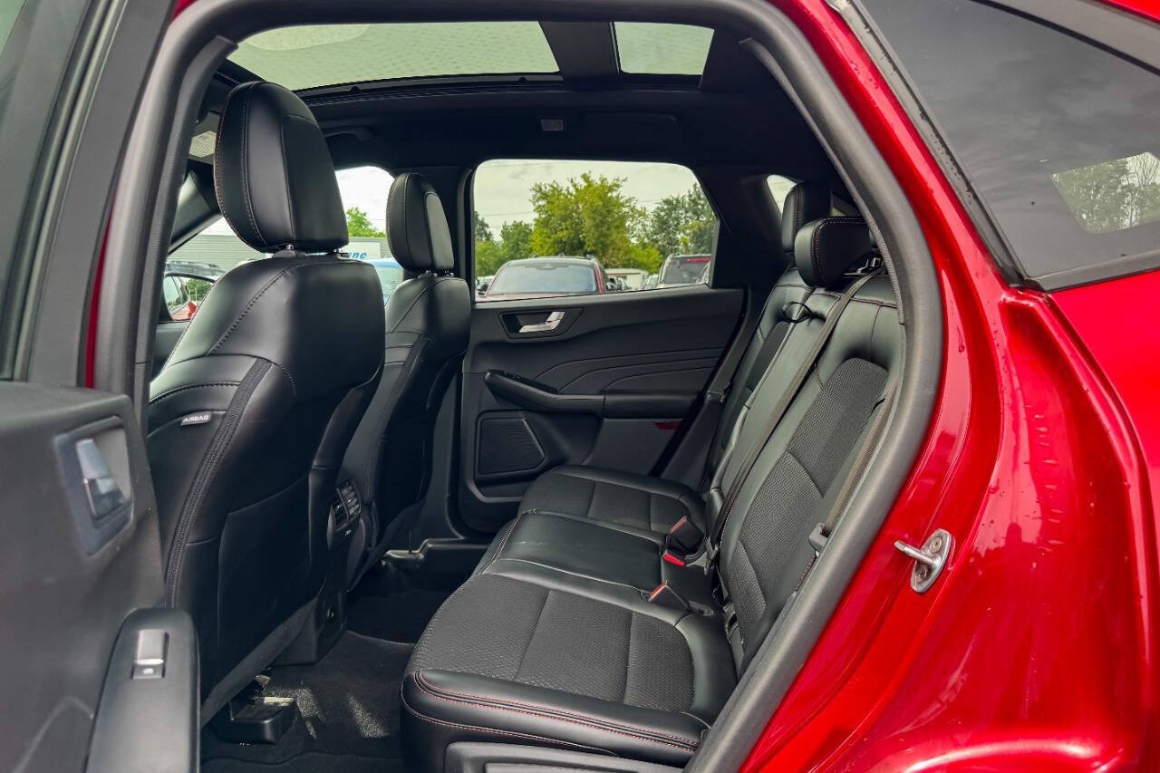 Used 2024 Ford Escape ST-Line w/ Tech Pack #1 AWD/4WD image 19