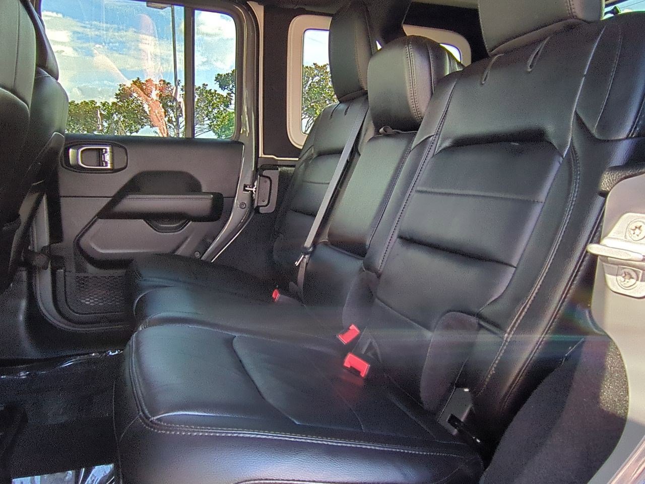 Used 2021 Jeep Wrangler Unlimited Sahara image 22