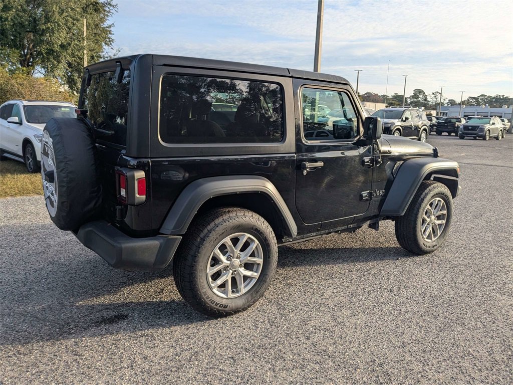Used 2023 Jeep Wrangler Sport S image 4