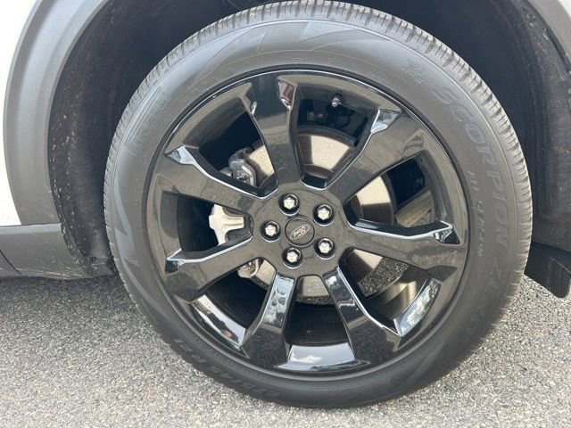 Used 2023 Ford Explorer ST-Line w/ Class IV Trailer Tow Package AWD/4WD image 17