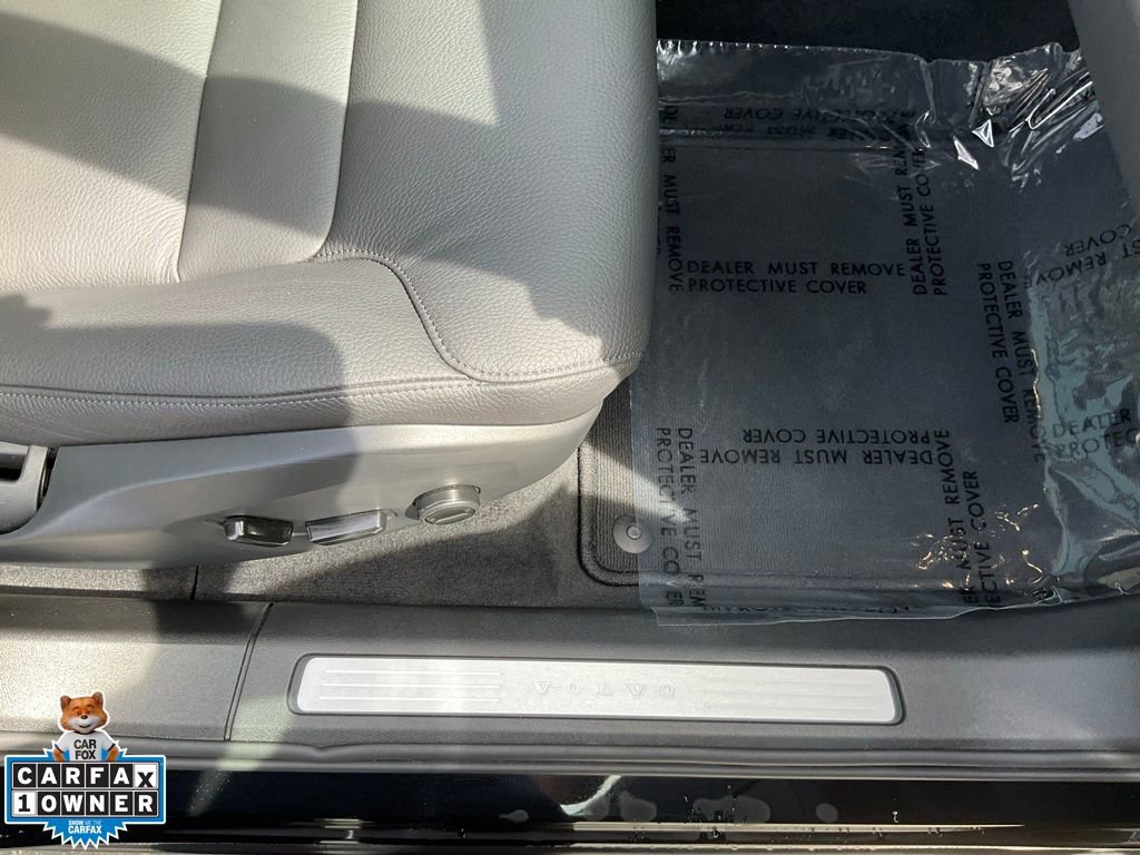 Used 2025 Volvo XC60 B5 Plus image 58