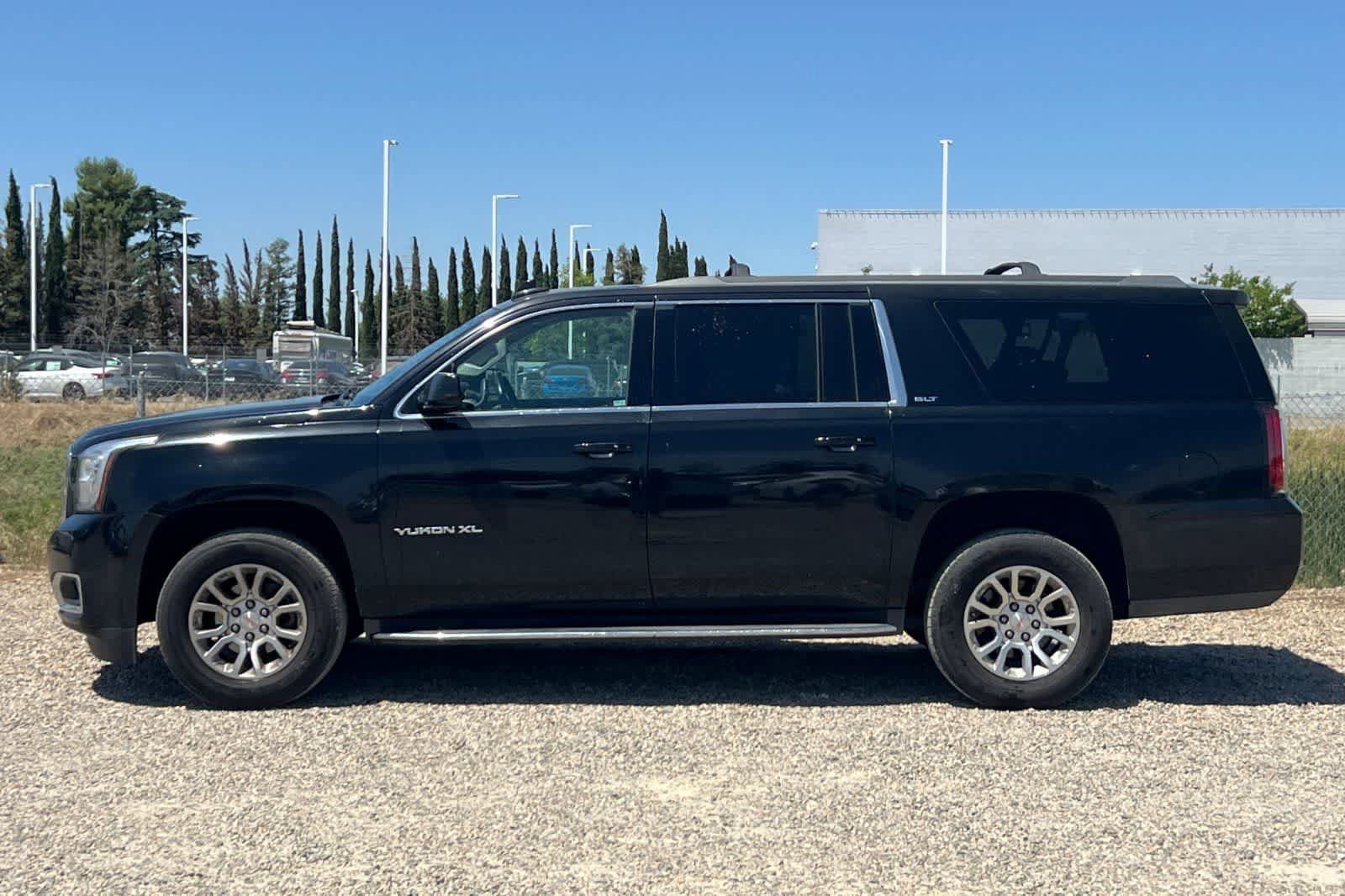 Used 2017 GMC Yukon XL SLT RWD image 6