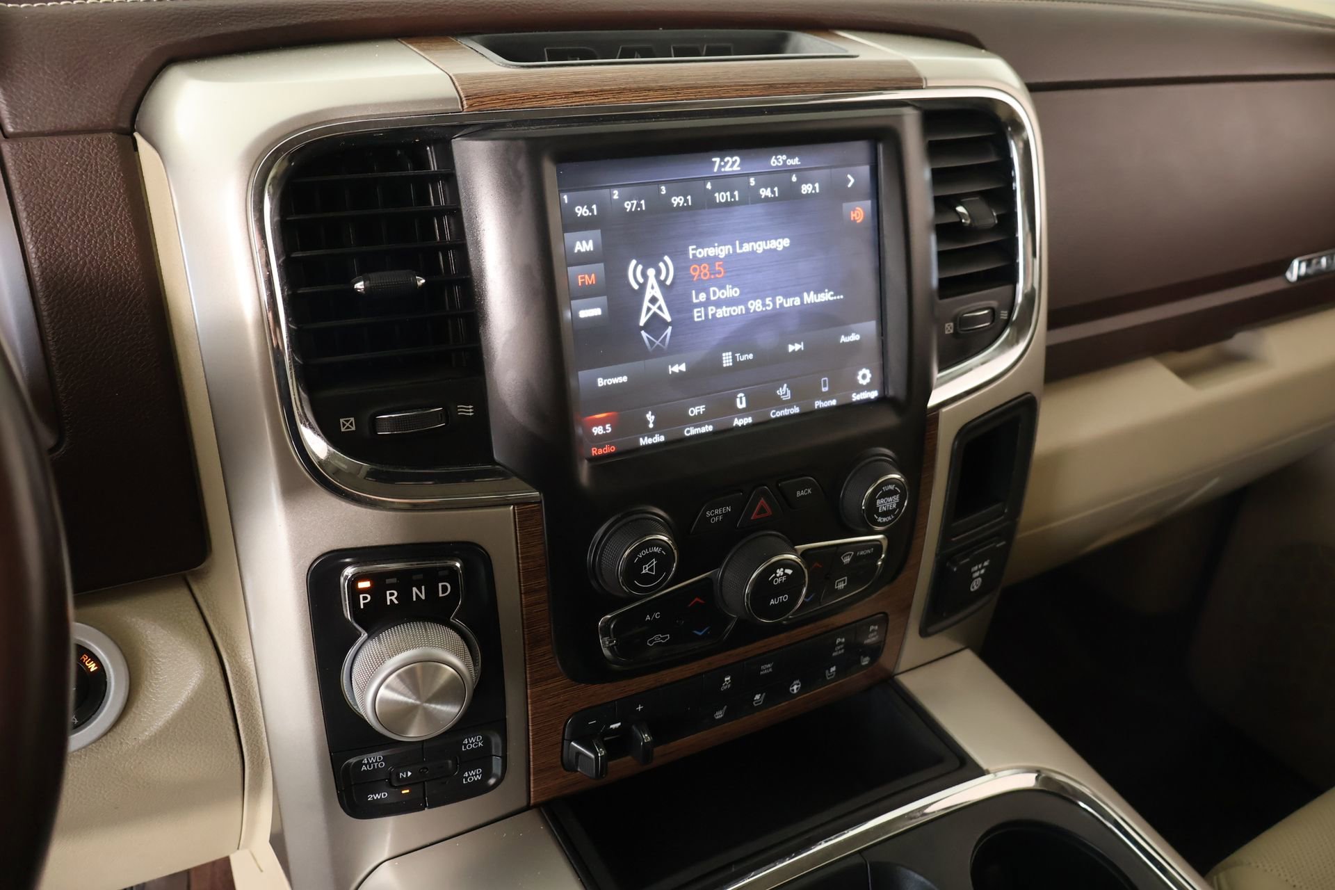 Used 2018 RAM 1500 Laramie w/ Convenience Group AWD/4WD image 5