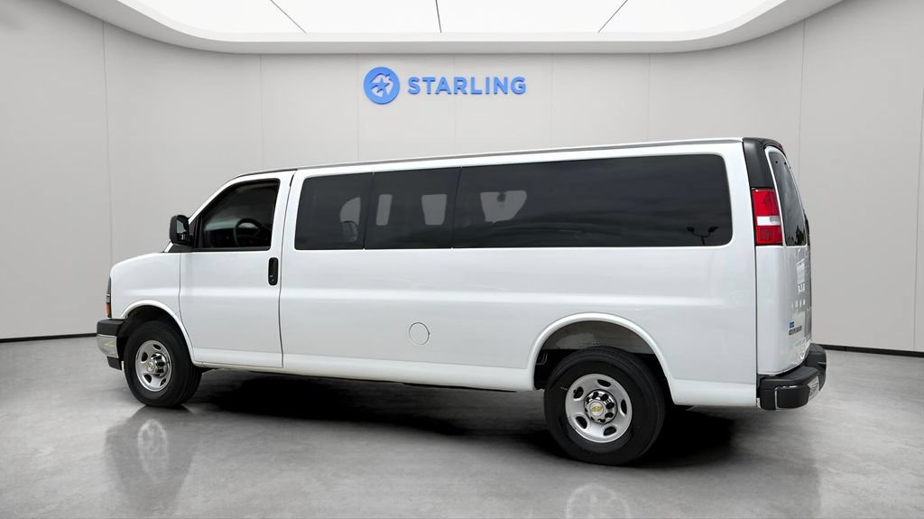Certified 2025 Chevrolet Express 3500 LT w/ LT Preferred Equipment Group RWD image 4