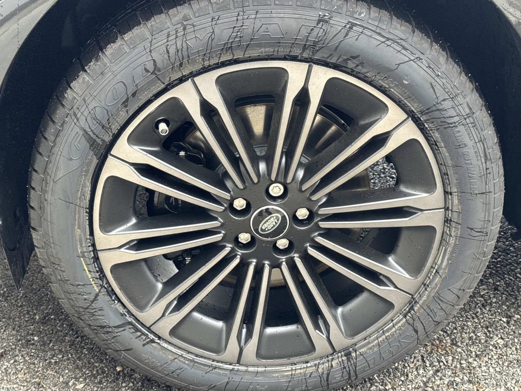 New 2026 Land Rover Range Rover Evoque S image 10