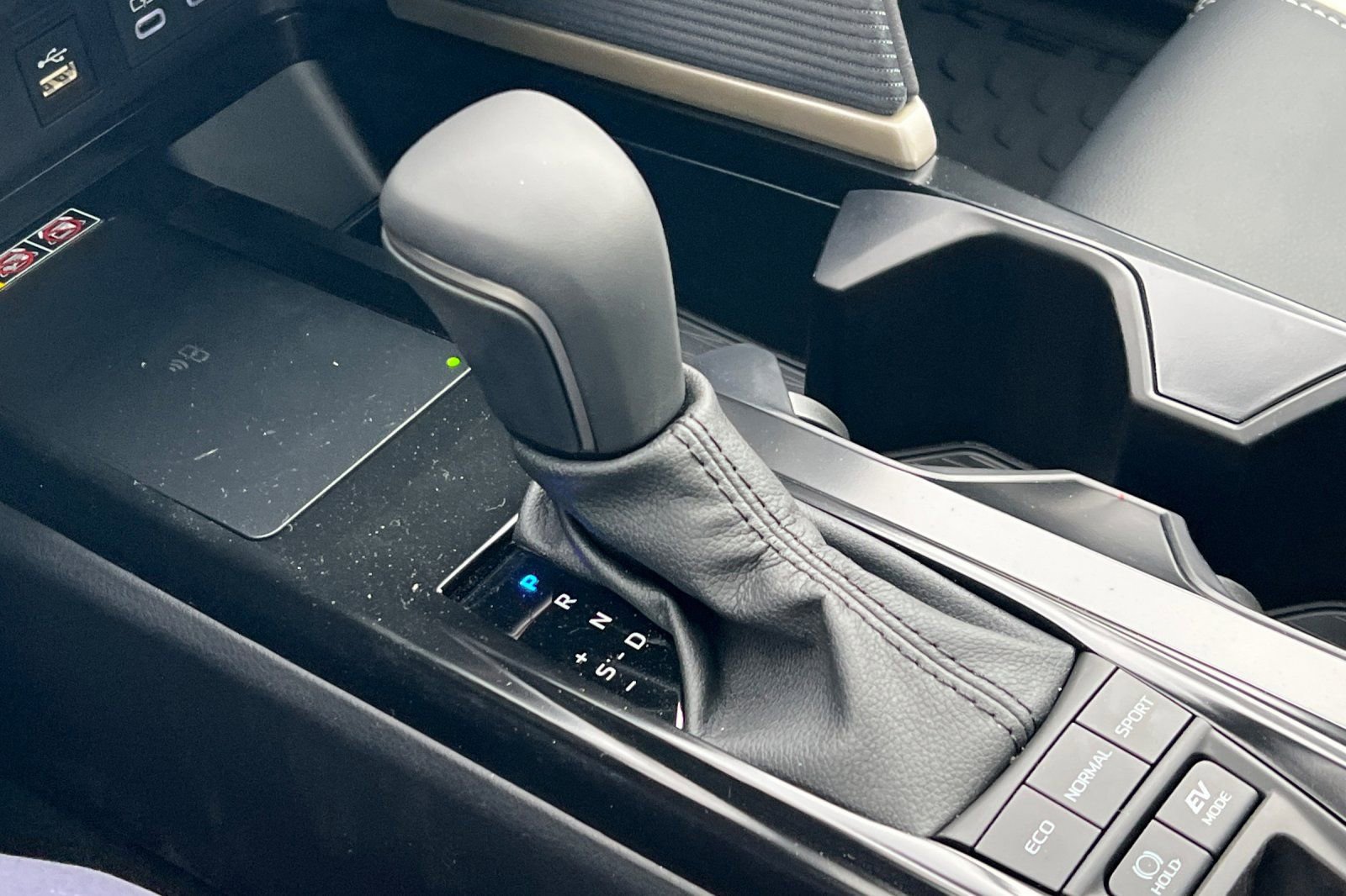 New 2026 Toyota Camry Hybrid w/ Multimedia Upgrade Package image 17