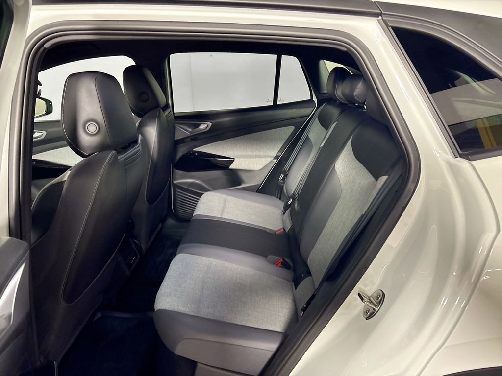 Certified 2024 Volkswagen ID.4 2WD image 20