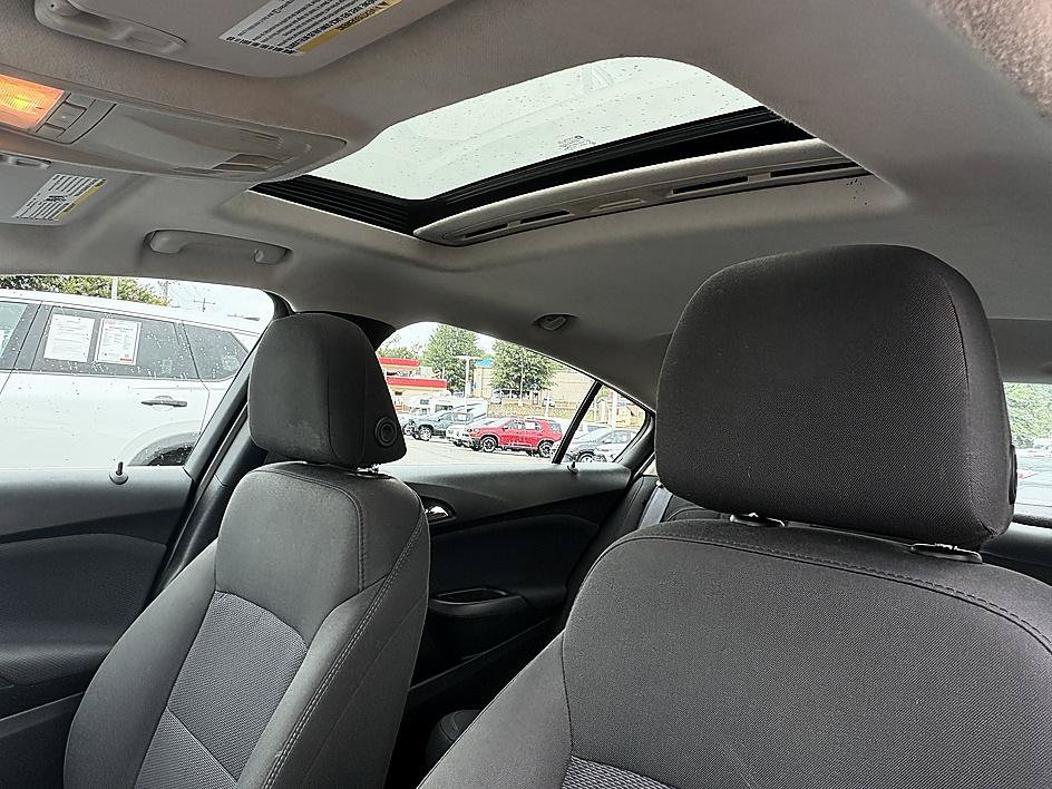 Used 2017 Chevrolet Cruze LT w/ Sun And Sound Package FWD image 16
